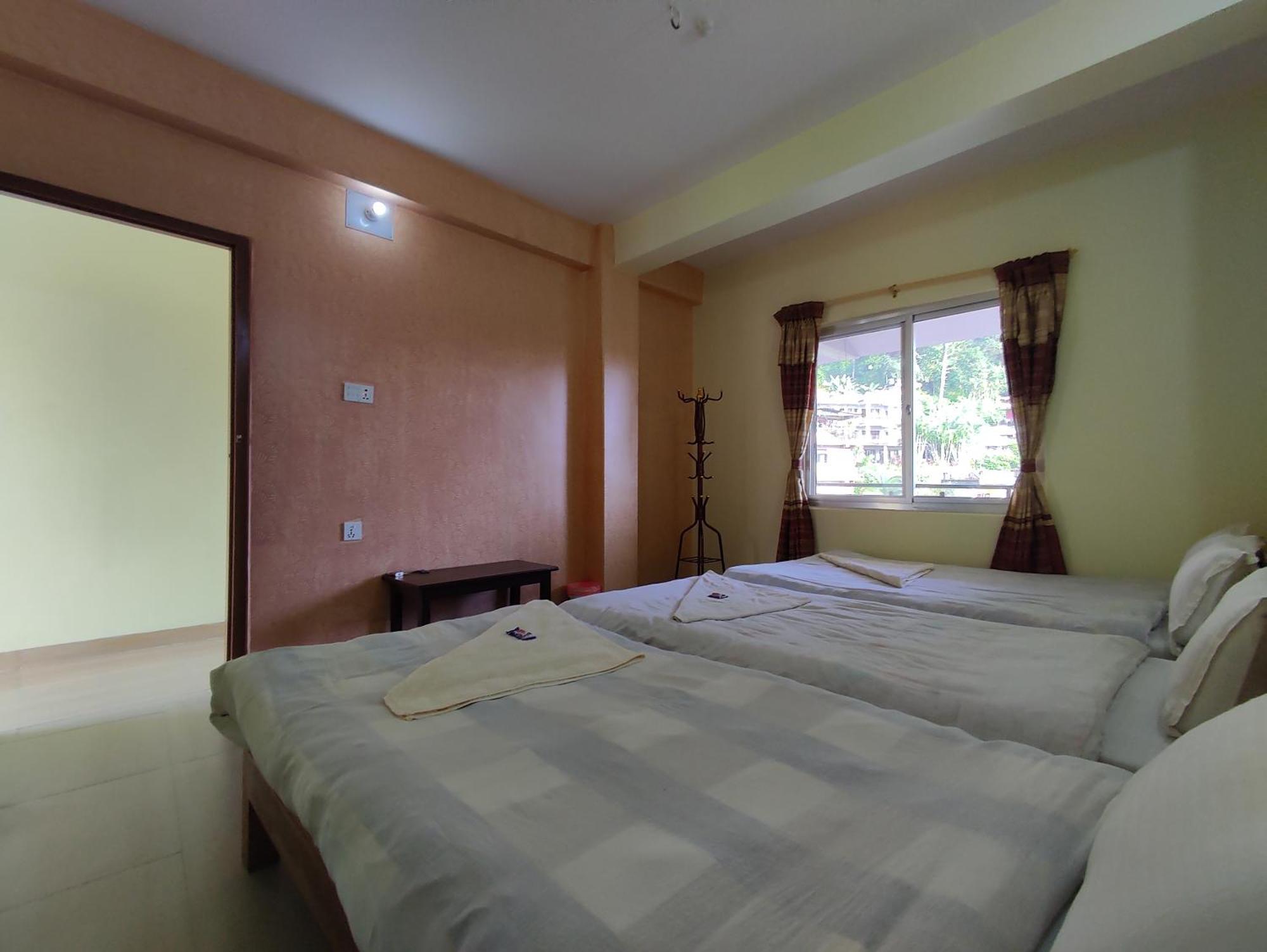 Hotel Green Hill View Pokhara Room photo