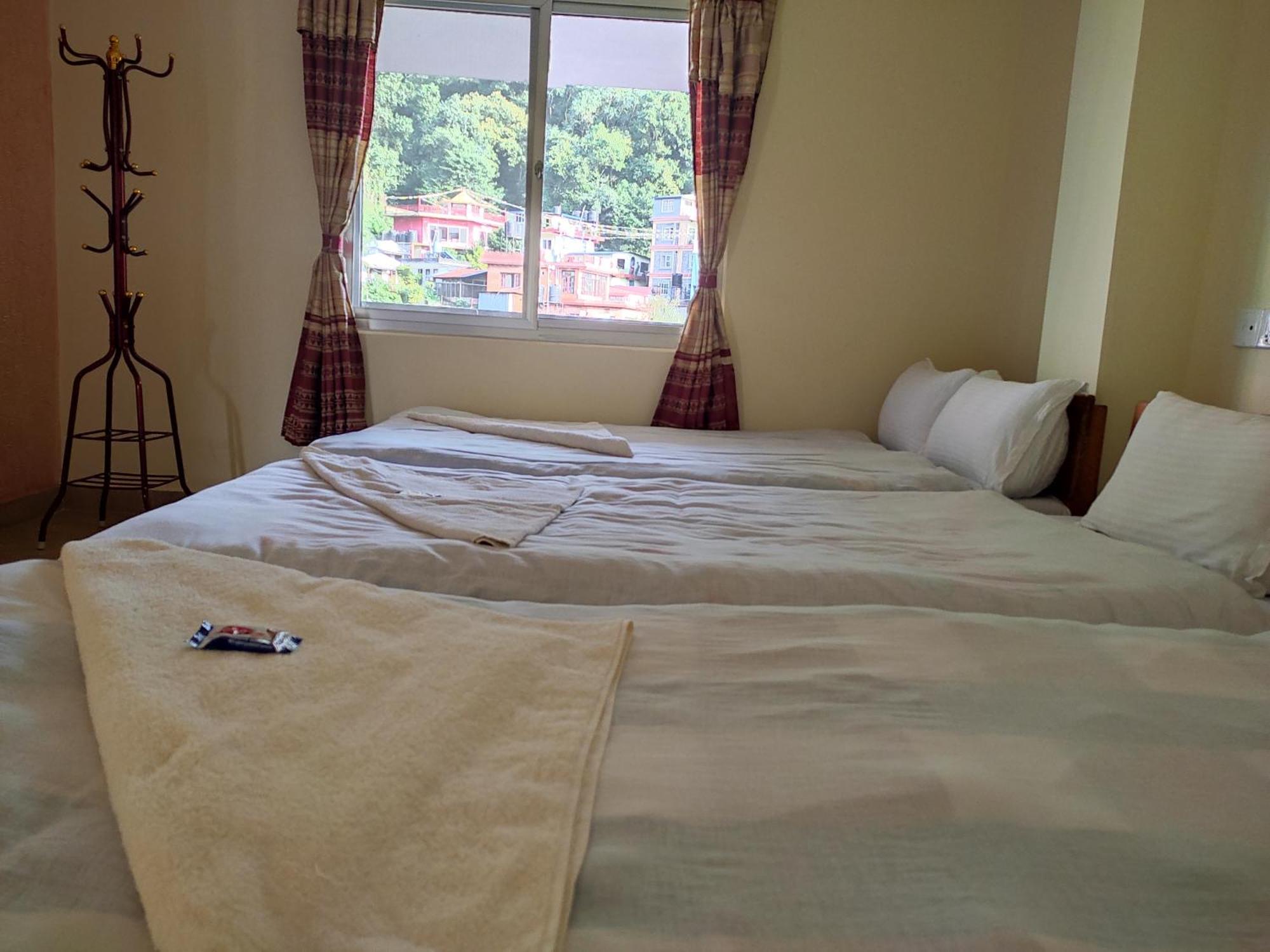 Hotel Green Hill View Pokhara Room photo