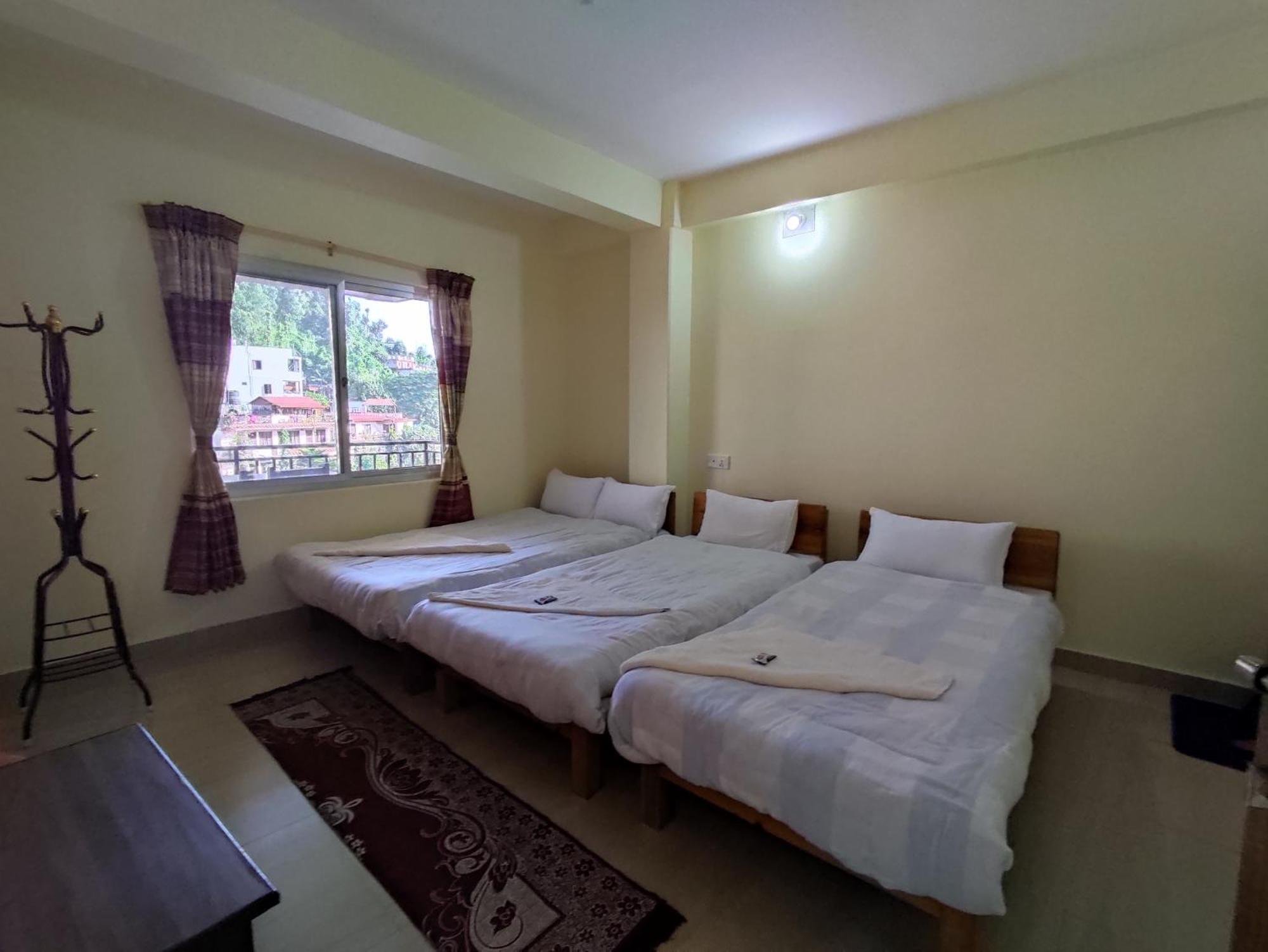 Hotel Green Hill View Pokhara Room photo