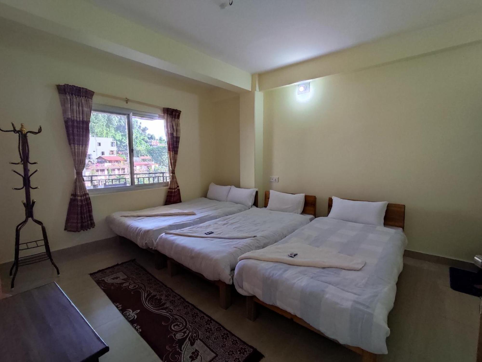 Hotel Green Hill View Pokhara Room photo