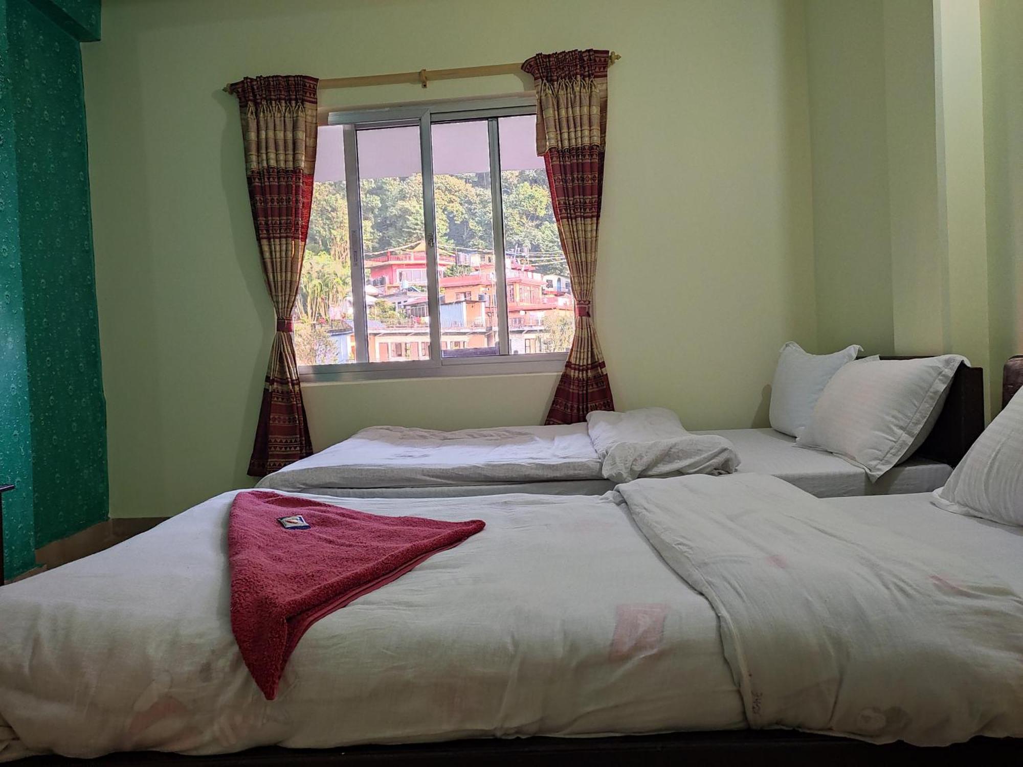 Hotel Green Hill View Pokhara Room photo