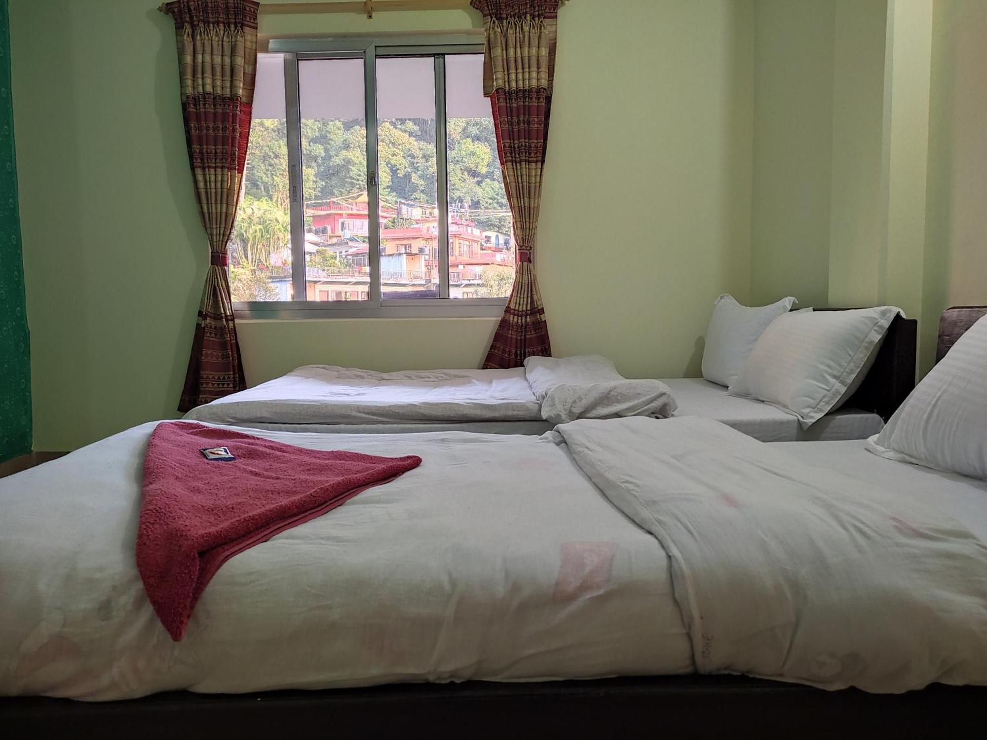 Hotel Green Hill View Pokhara Room photo